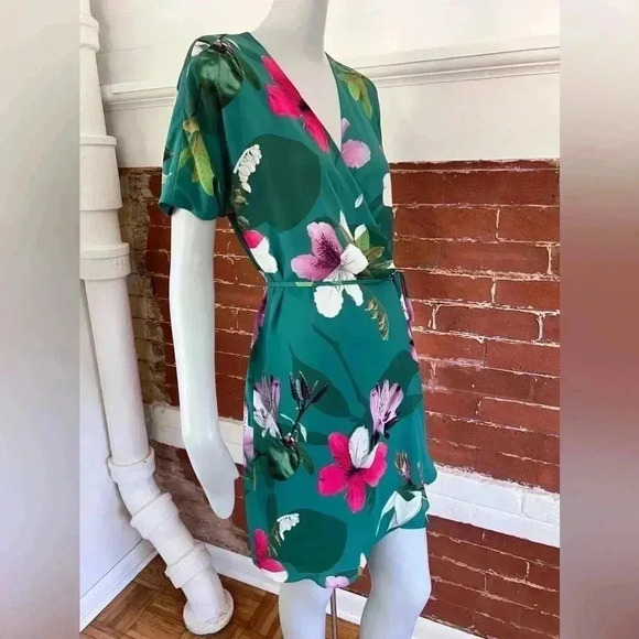 Aritzia Babaton Wallace Dress Emerald Floral Wrap Dress  Tropical Knee Length - Picture 4 of 13